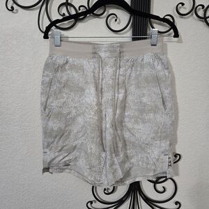 LULULEMON License‎ To Train Shorts | S